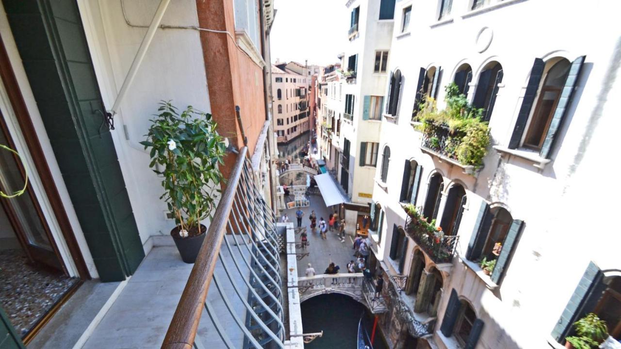 Ai Bareteri Luxury Canal View Venice Ngoại thất bức ảnh